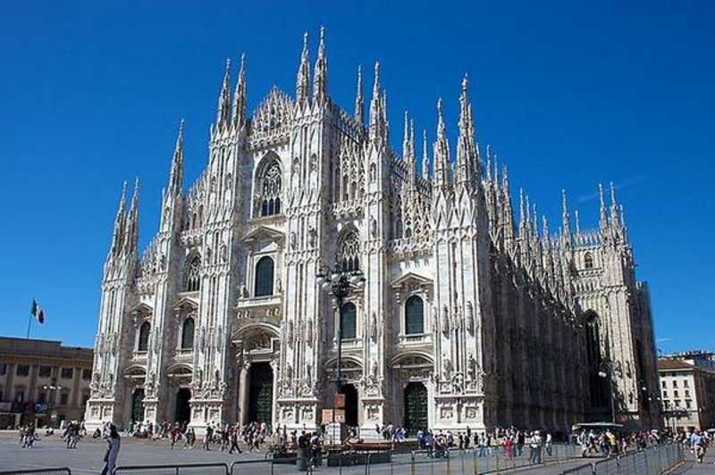готический храм в Милане