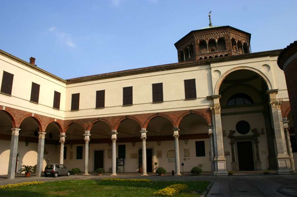 Канонический двор Браманте в монастыре Сант-Амброджо, Милан.